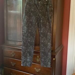 Talbots size 4 gray/ black leopard jeans